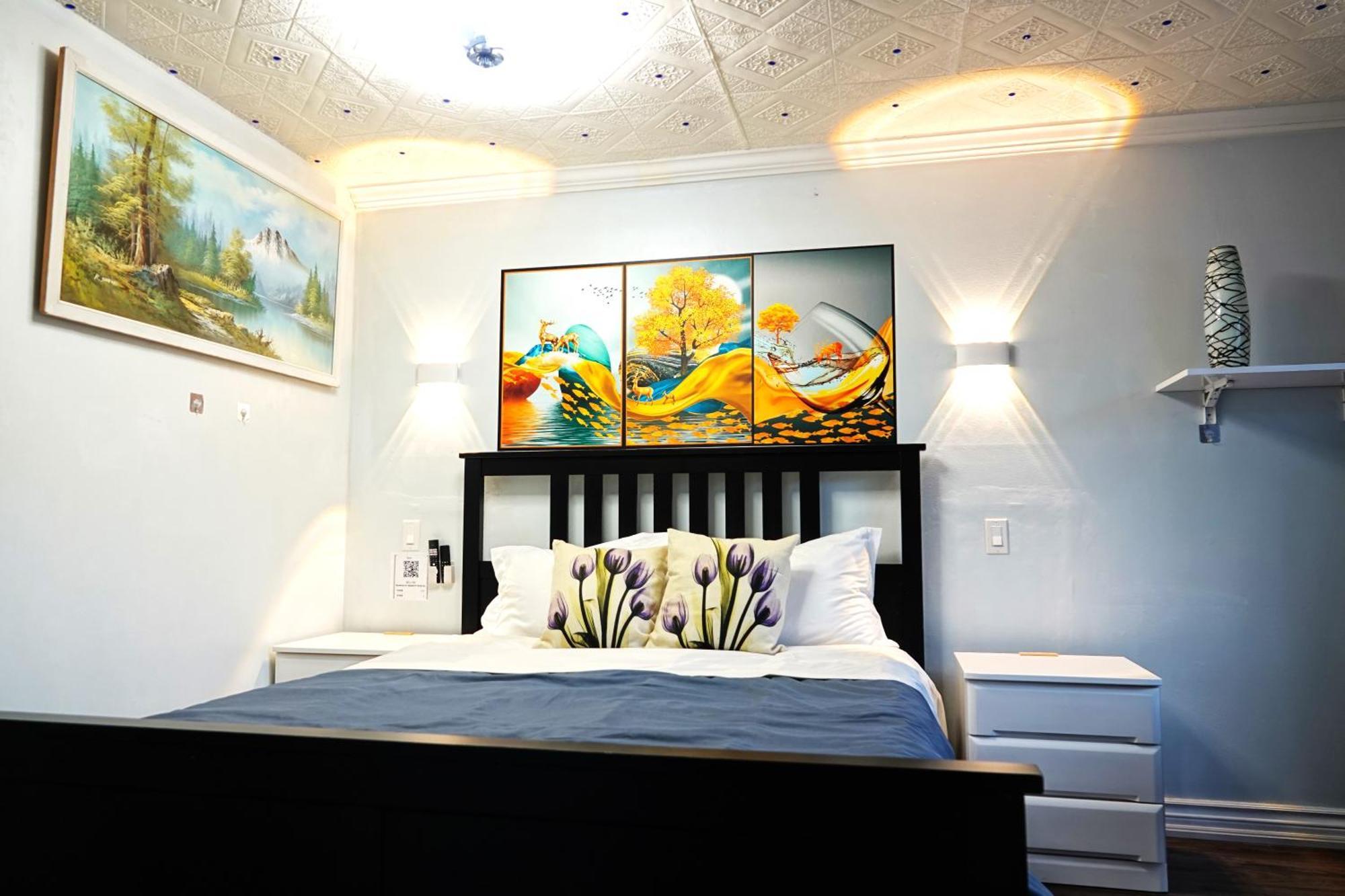 Renovated Cozy Bedroom With Private Washroom Торонто Экстерьер фото